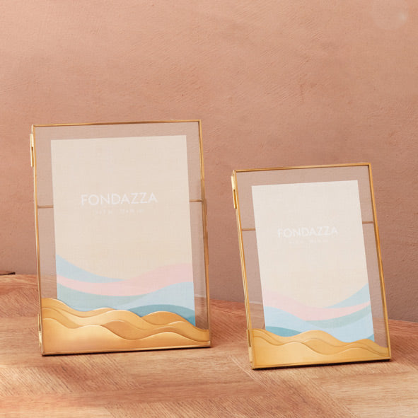 Home decor- Gold and glass picture Frame for 4x6 photo-Wave Design-The most beautiful homeware and the best home decoration items at FONDAZZA. 